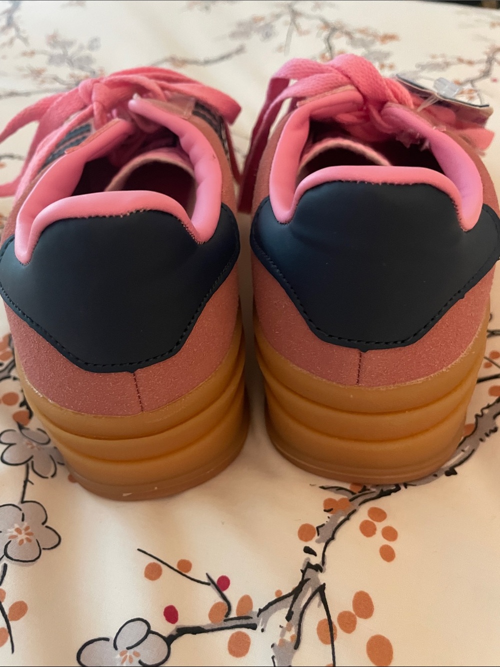 adidas Women’s Platform Gazelles Pink Sneakers with Navy Stripes Size 7.5 NWT - Picture 3 of 12